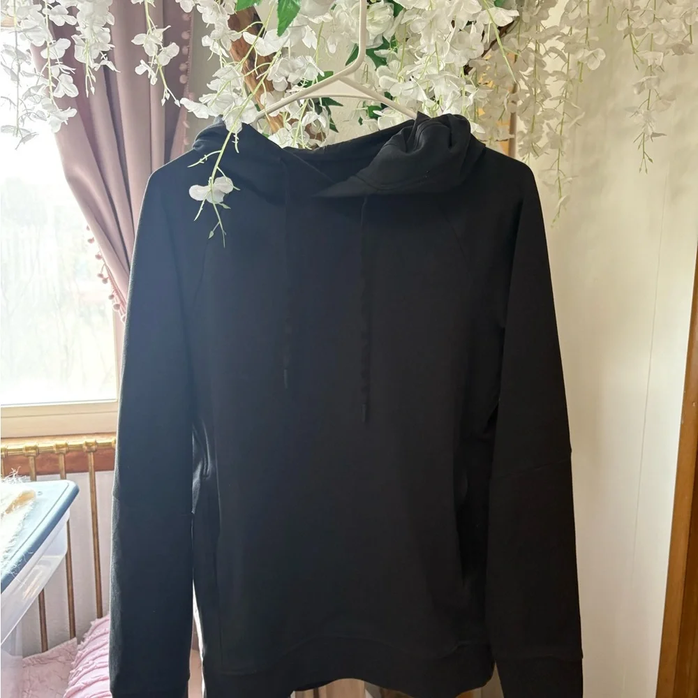 lululemon athletica Men's Black Hooded Pullover - Picture 4 of 9